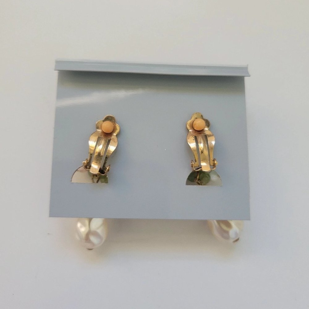 Vintage Pastel Acrylic Bead Cluster Faux Baroque Pearl Drop Clip On Earrings - Picture 2 of 3